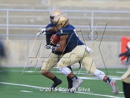 Thumbnail 3 in Bishop's vs. Mater Dei Catholic (CIF SDS D4 Final) photogallery.