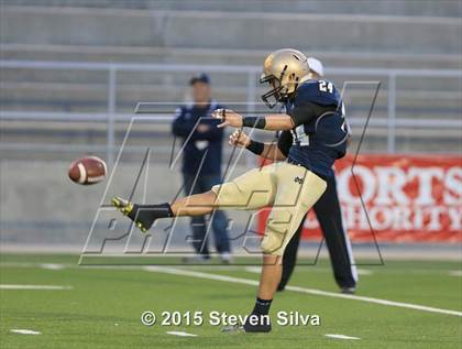 Thumbnail 1 in Bishop's vs. Mater Dei Catholic (CIF SDS D4 Final) photogallery.