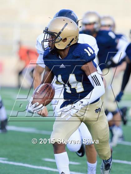 Thumbnail 3 in Bishop's vs. Mater Dei Catholic (CIF SDS D4 Final) photogallery.