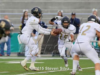 Thumbnail 2 in Bishop's vs. Mater Dei Catholic (CIF SDS D4 Final) photogallery.