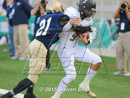 Thumbnail 2 in Bishop's vs. Mater Dei Catholic (CIF SDS D4 Final) photogallery.