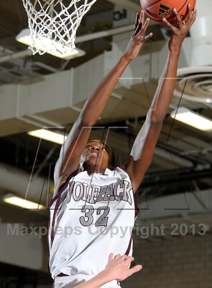 Thumbnail 3 in Citrus Hill vs. Claremont (I Have a Dream Classic) photogallery.