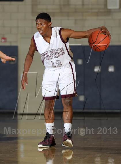 Thumbnail 2 in Citrus Hill vs. Claremont (I Have a Dream Classic) photogallery.