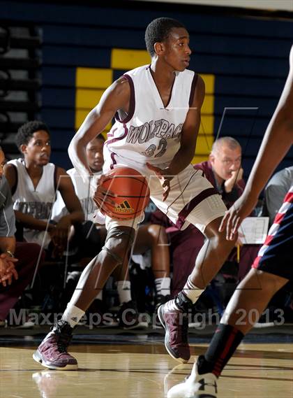 Thumbnail 3 in Citrus Hill vs. Claremont (I Have a Dream Classic) photogallery.