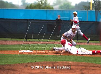 Thumbnail 3 in Regis Jesuit vs St. John's (IMG National Classic) photogallery.