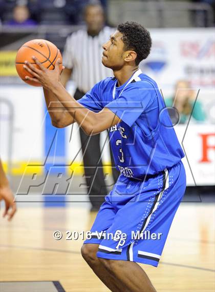 Thumbnail 3 in Seattle Prep vs. Lincoln photogallery.