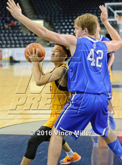 Thumbnail 1 in Seattle Prep vs. Lincoln photogallery.