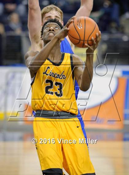 Thumbnail 2 in Seattle Prep vs. Lincoln photogallery.