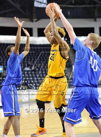 Thumbnail 3 in Seattle Prep vs. Lincoln photogallery.