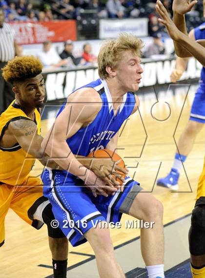 Thumbnail 3 in Seattle Prep vs. Lincoln photogallery.