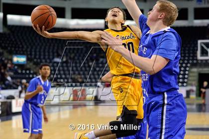 Thumbnail 1 in Seattle Prep vs. Lincoln photogallery.
