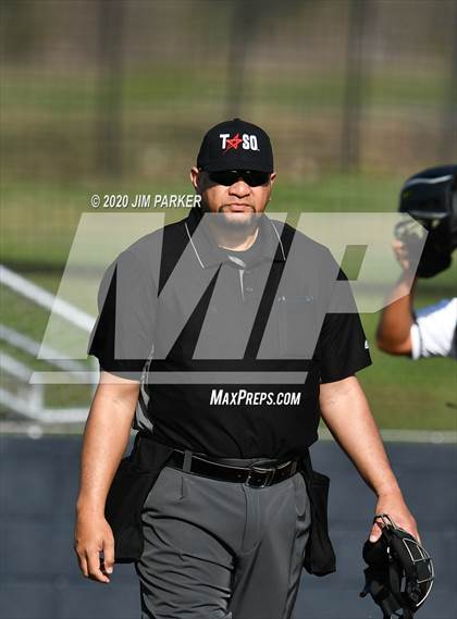 Thumbnail 3 in Austin vs. Glenn (LISD Tournament) photogallery.