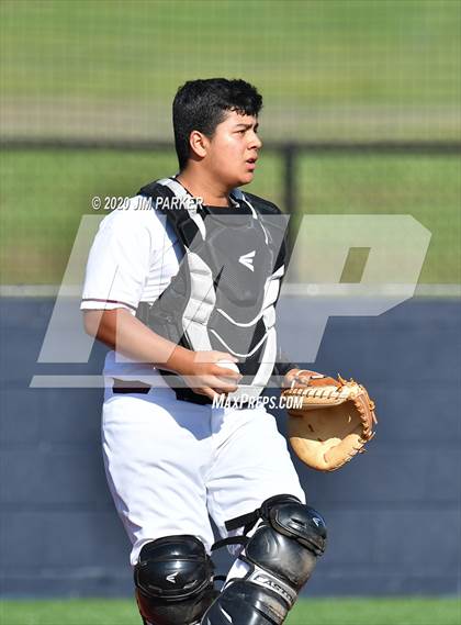 Thumbnail 2 in Austin vs. Glenn (LISD Tournament) photogallery.