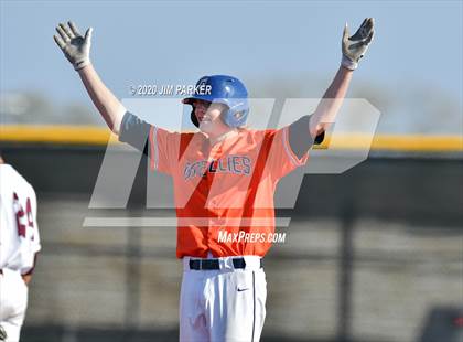 Thumbnail 2 in Austin vs. Glenn (LISD Tournament) photogallery.