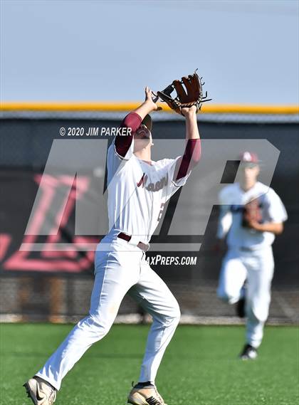 Thumbnail 3 in Austin vs. Glenn (LISD Tournament) photogallery.