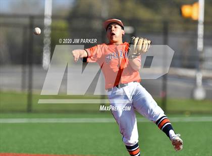 Thumbnail 3 in Austin vs. Glenn (LISD Tournament) photogallery.