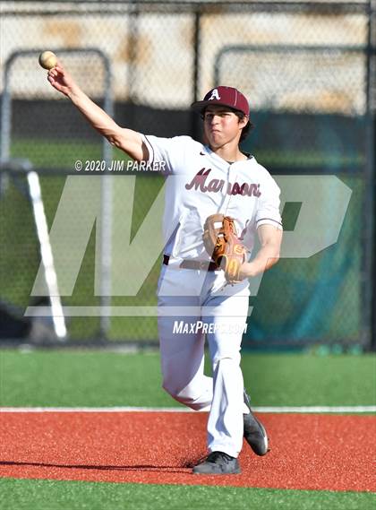 Thumbnail 2 in Austin vs. Glenn (LISD Tournament) photogallery.