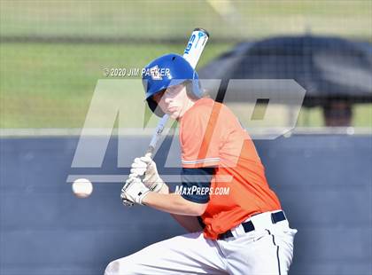 Thumbnail 2 in Austin vs. Glenn (LISD Tournament) photogallery.