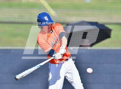 Thumbnail 3 in Austin vs. Glenn (LISD Tournament) photogallery.