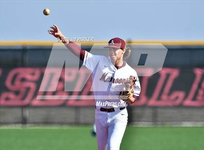 Thumbnail 3 in Austin vs. Glenn (LISD Tournament) photogallery.