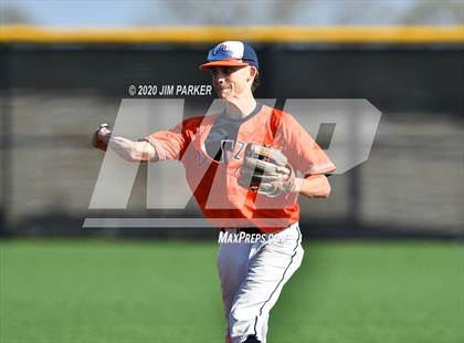 Thumbnail 3 in Austin vs. Glenn (LISD Tournament) photogallery.