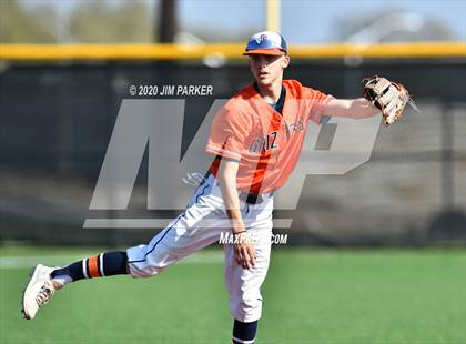 Thumbnail 3 in Austin vs. Glenn (LISD Tournament) photogallery.