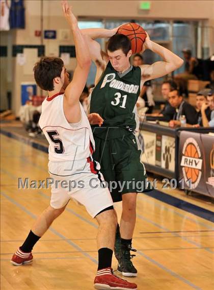 Thumbnail 1 in Ponderosa vs. Viewpoint (MaxPreps Holiday Classic) photogallery.