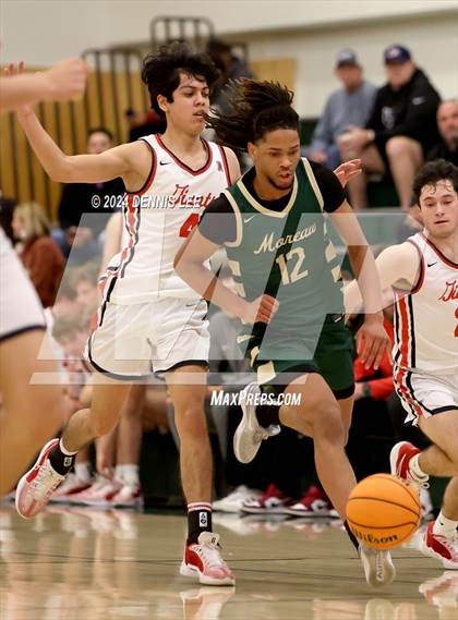 Thumbnail 3 in Moreau Catholic @ Redwood (De La Salle MLK Classic) photogallery.