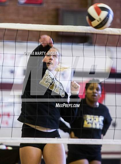 Thumbnail 3 in Enochs @ Modesto photogallery.
