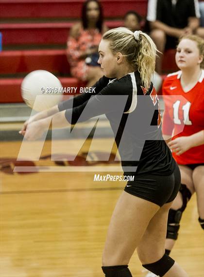 Thumbnail 2 in Enochs @ Modesto photogallery.