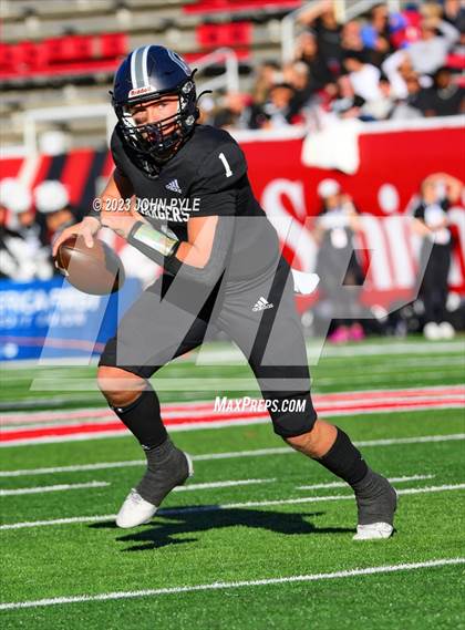 Thumbnail 2 in Skyridge vs. Corner Canyon (UHSAA 6A Final) photogallery.