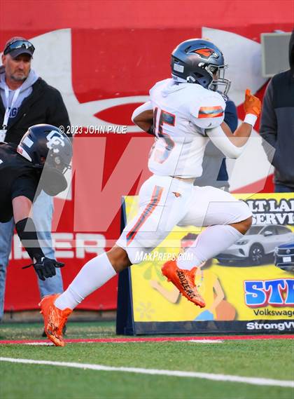 Thumbnail 3 in Skyridge vs. Corner Canyon (UHSAA 6A Final) photogallery.