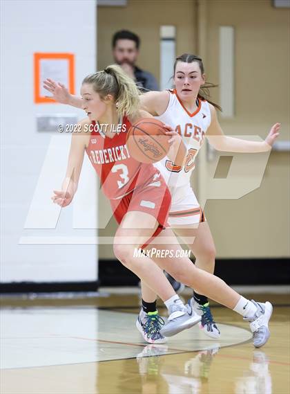 Thumbnail 3 in Fredericktown @ Amanda-Clearcreek (OHSAA D3 Sectional Final) photogallery.