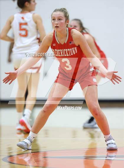 Thumbnail 3 in Fredericktown @ Amanda-Clearcreek (OHSAA D3 Sectional Final) photogallery.