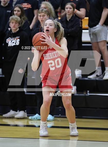 Thumbnail 3 in Fredericktown @ Amanda-Clearcreek (OHSAA D3 Sectional Final) photogallery.