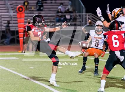 Thumbnail 1 in Refugio vs Three Rivers photogallery.