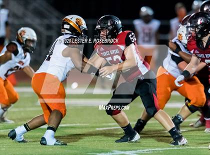 Thumbnail 2 in Refugio vs Three Rivers photogallery.