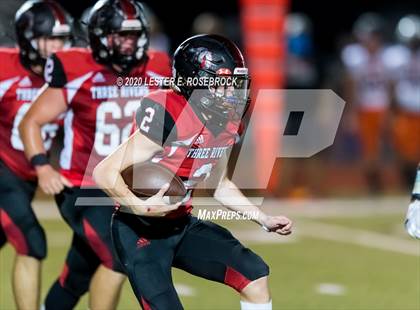 Thumbnail 1 in Refugio vs Three Rivers photogallery.
