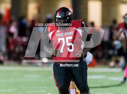 Thumbnail 2 in Refugio vs Three Rivers photogallery.