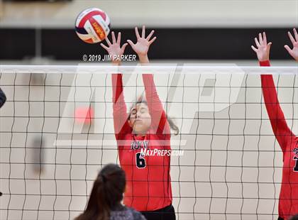 Thumbnail 3 in Bowie @ Vandegrift  photogallery.