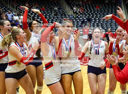 Thumbnail 3 in Wimberley vs. Randall (UIL 4A Volleyball Division II Final Medal Ceremony) photogallery.