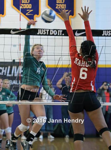Thumbnail 2 in Mira Costa vs Kahuku (Durango Fall Classic) photogallery.