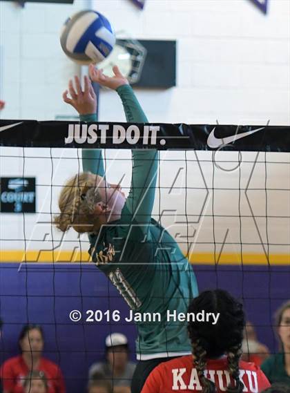 Thumbnail 1 in Mira Costa vs Kahuku (Durango Fall Classic) photogallery.