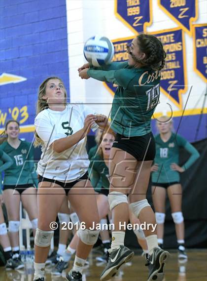 Thumbnail 2 in Mira Costa vs Kahuku (Durango Fall Classic) photogallery.