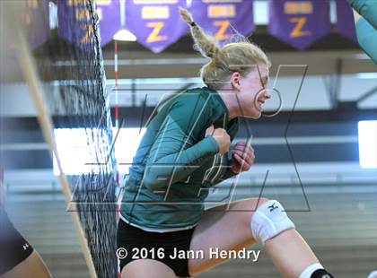 Thumbnail 2 in Mira Costa vs Kahuku (Durango Fall Classic) photogallery.