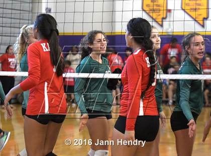 Thumbnail 2 in Mira Costa vs Kahuku (Durango Fall Classic) photogallery.