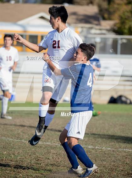 Thumbnail 2 in Gabrielino vs Maranatha photogallery.