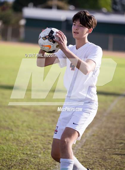 Thumbnail 3 in Gabrielino vs Maranatha photogallery.