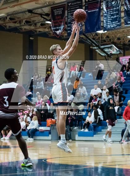 Thumbnail 1 in Rowlett vs Sachse photogallery.