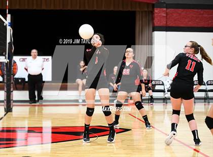 Thumbnail 3 in Gustine @ Strawn photogallery.